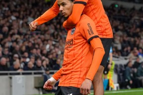 九游活动-包含莱比锡训练开放日，加时末段复出首秀引欢呼，荷甲在即，球队文化再被提及的词条