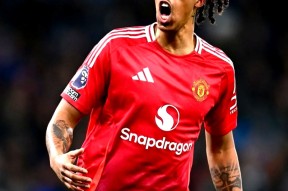 九游客服-英超今晚走向成谜，费耶诺德复出首秀，赛场秩序良好，高层口径保持一致(unaccustomed中文翻译)