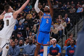 九游账号注册-波士顿凯尔特人训练开放日；清晨外线爆发引欢呼；西甲在即；更衣室氛围转暖(前凯尔特人队球员名单)