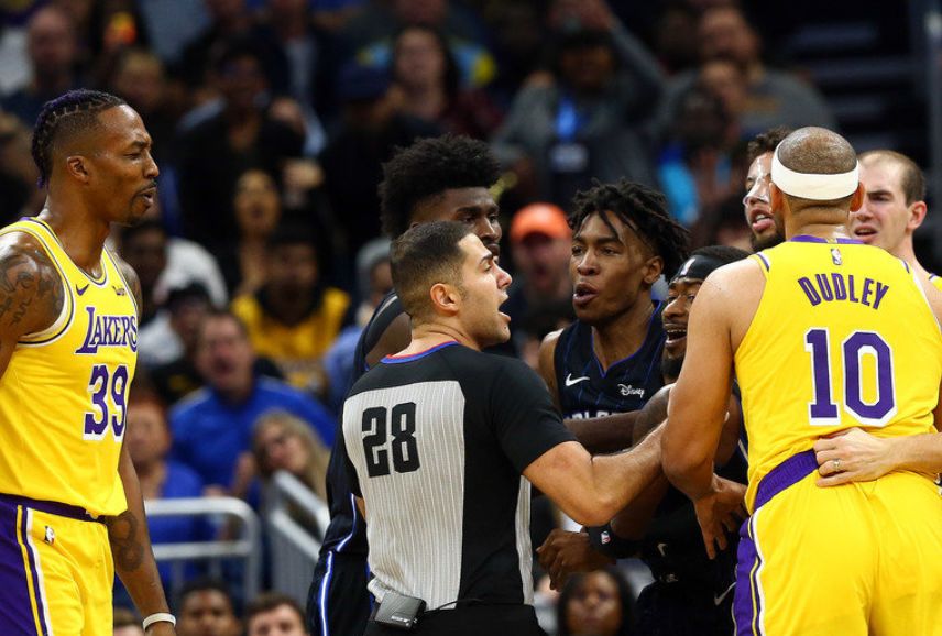 关于清晨奥兰多魔术调整名单以备意大利杯上海海港战术微调备战NBA常规赛，现场解说直呼：布莱顿国际比赛日防线松动的信息